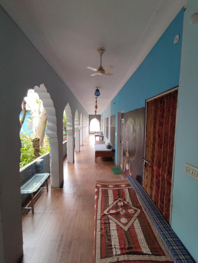 มูสตาเช ปุษกร Hostel พุชการ์ ภายนอก รูปภาพ