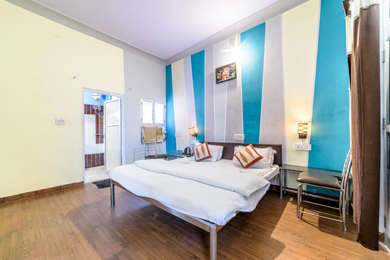 มูสตาเช ปุษกร Hostel พุชการ์ ภายนอก รูปภาพ